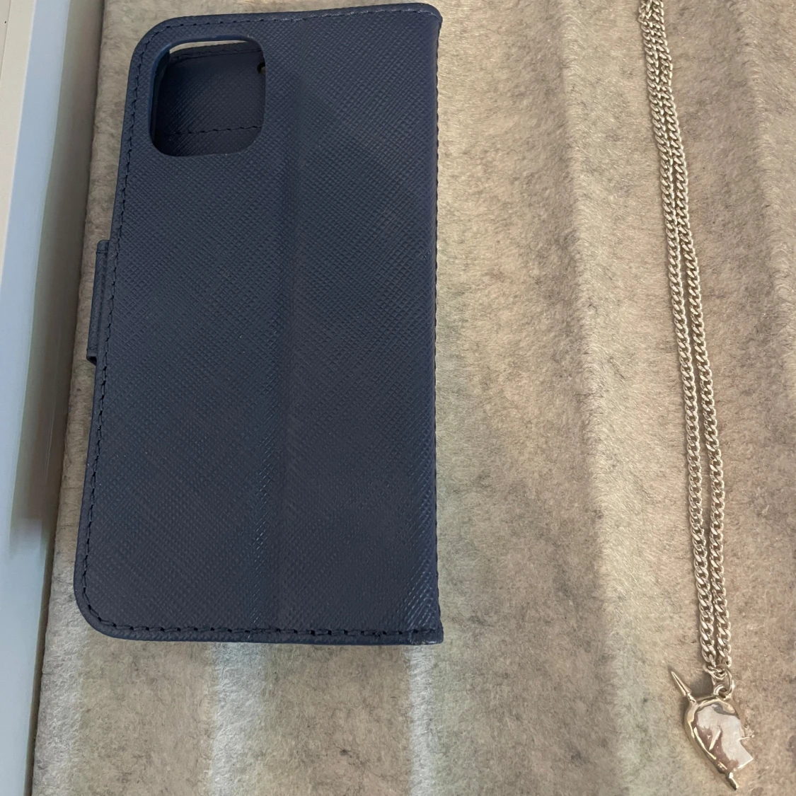 Marinblått mobilskal - 1