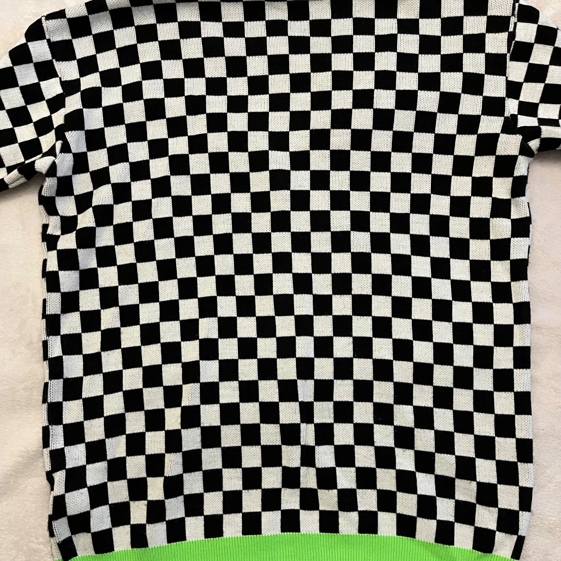 Svartvit rutig kofta med neon grönt - 1