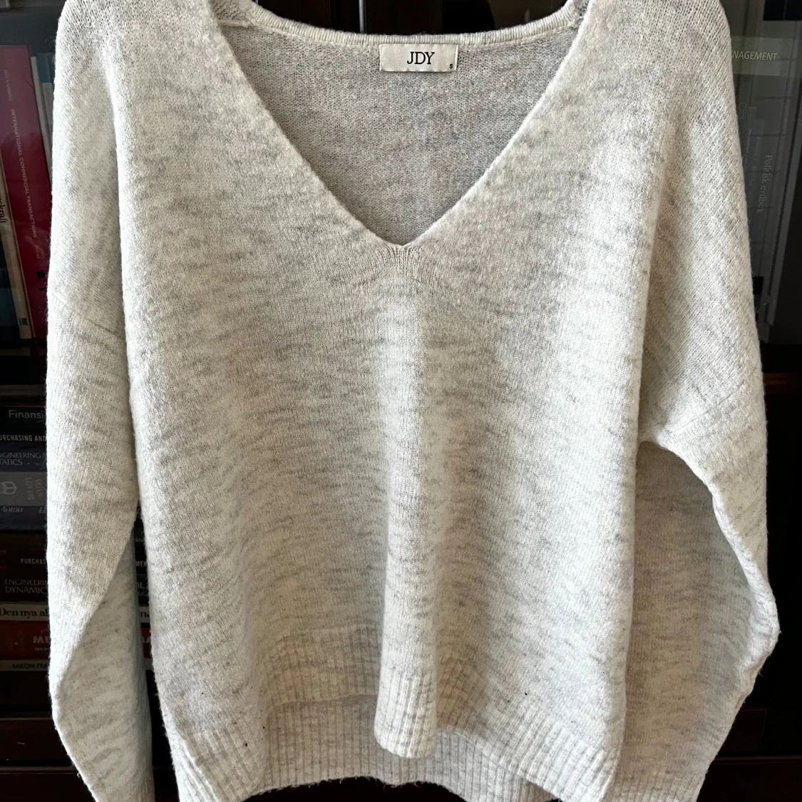 Ljusgrå stickad tröja från JDY