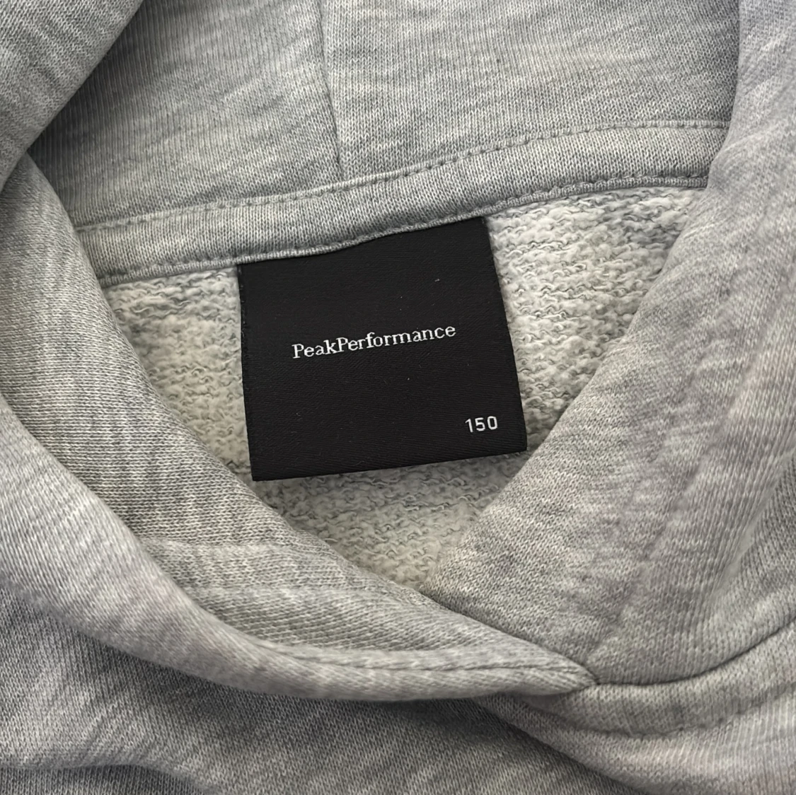 Grå hoodie Peak Performance  - 2