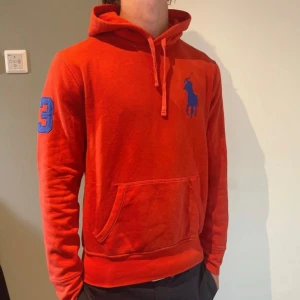 Ralph Lauren Hoodie S - Superfet hoodie från Ralph Lauren i ett grymt skick! Storlek S