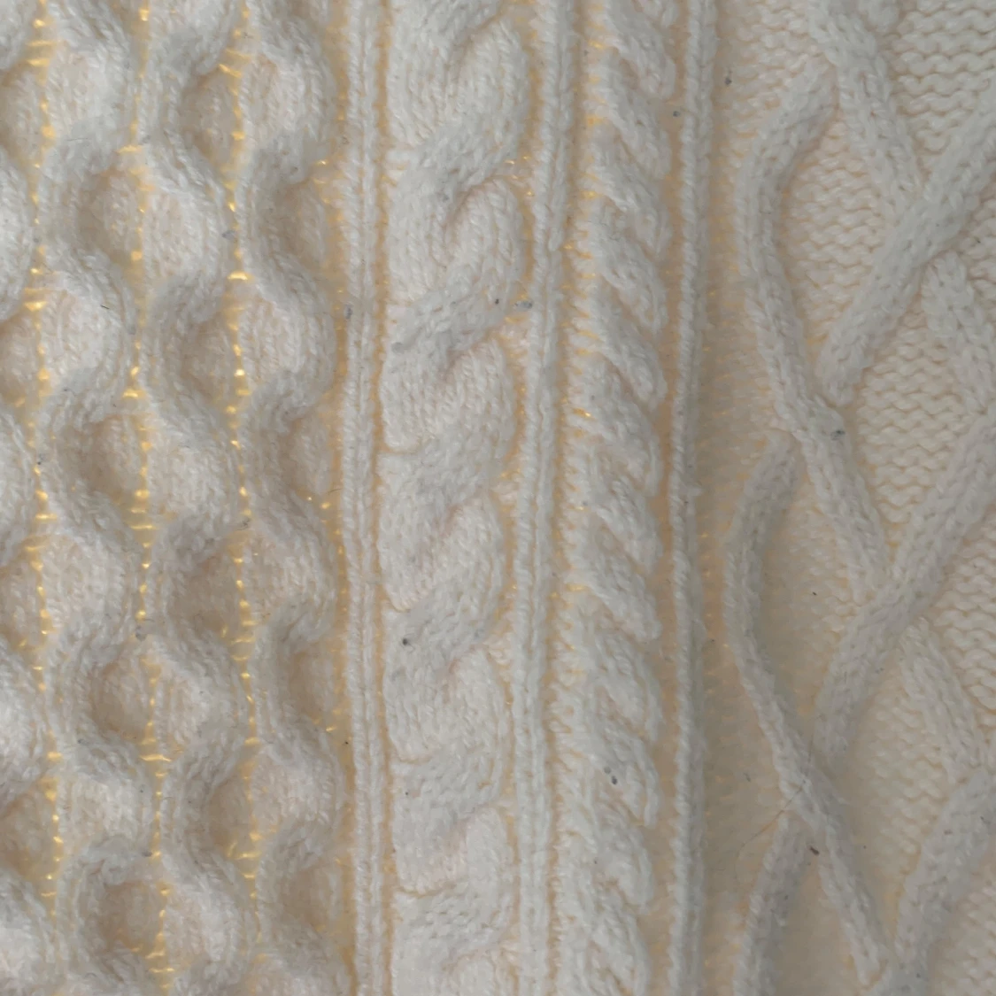 Beige stickad tröja från Uniqlo - 1