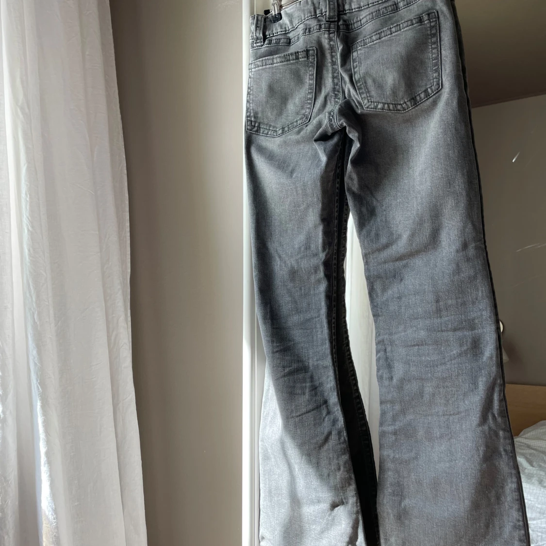 Grå bootcut jeans Gina Tricot 158 - 1