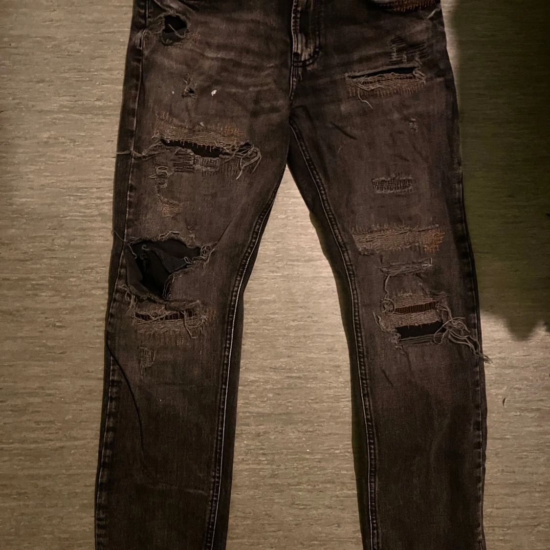 Svarta ripped jeans från Zara