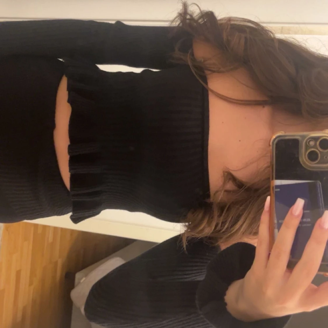 Svart ribbad offshoulder topp - 1