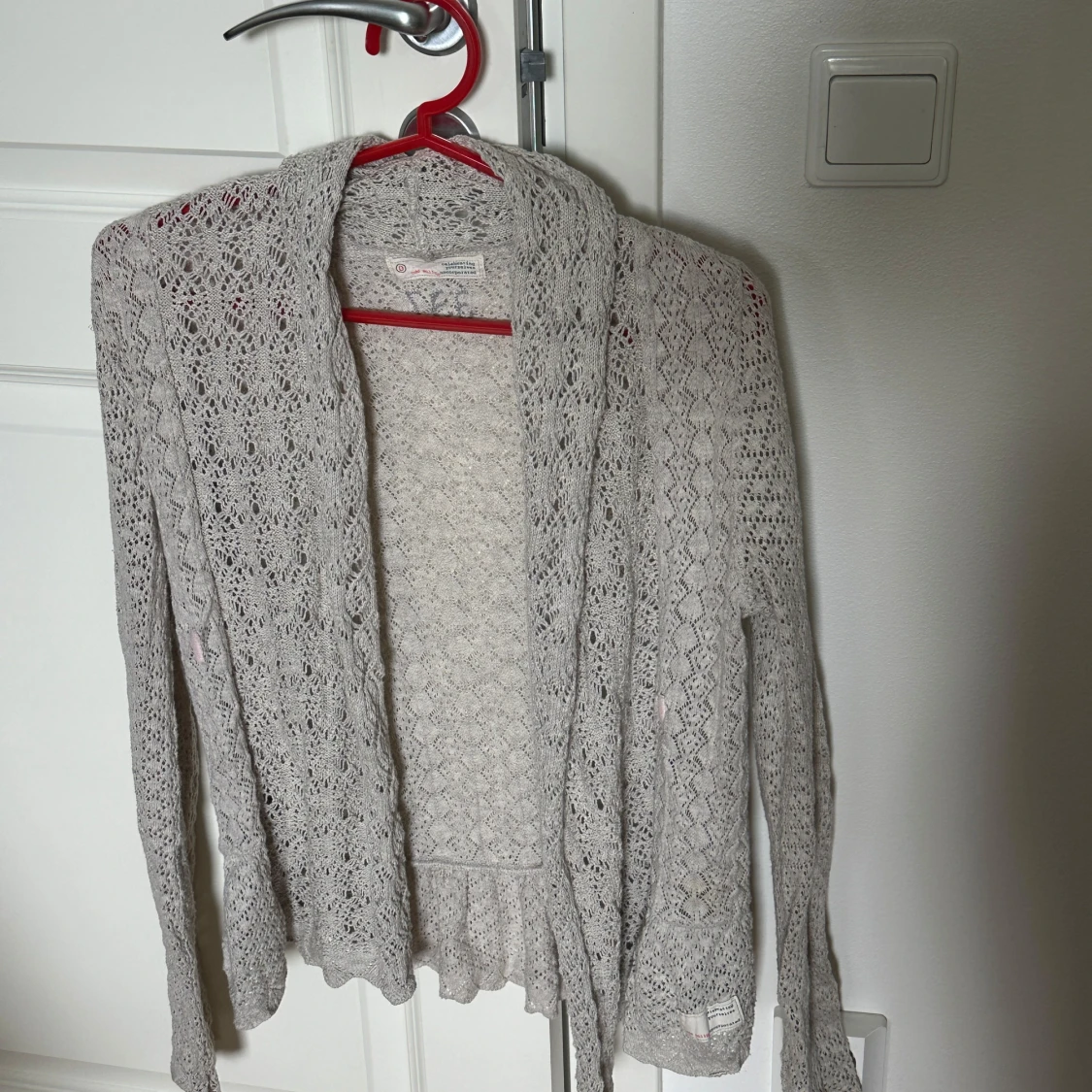 Beige stickad kofta Odd Molly