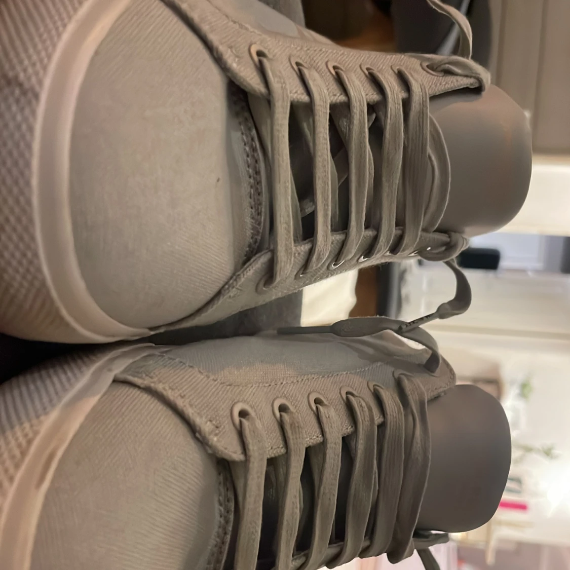 Gråa sneakers från Jim Rickey - 3