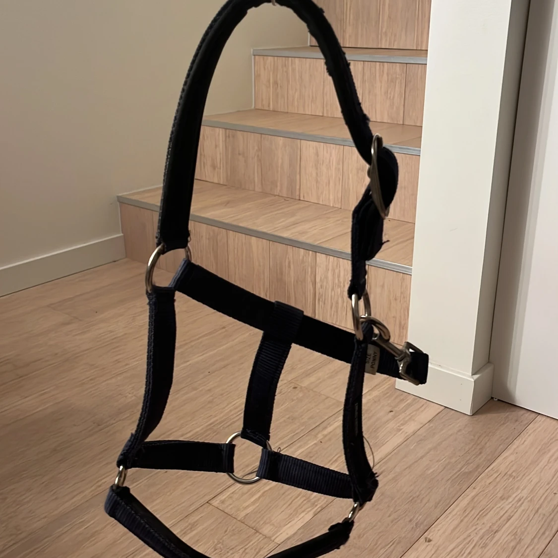 Mörkblå/Marinblå grimma