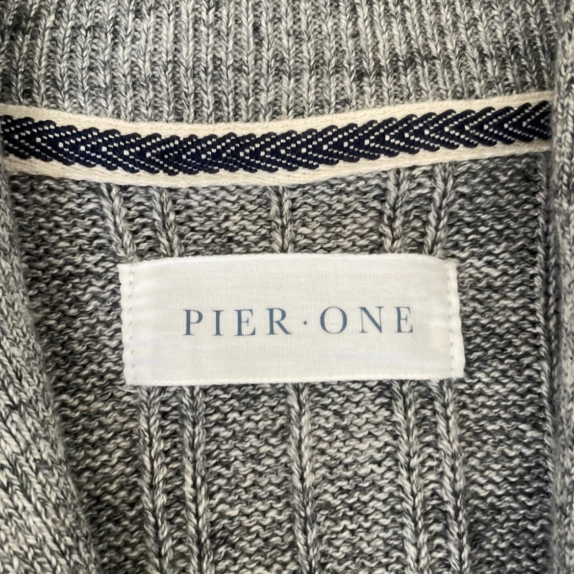 Grå stickad kofta från Pier One - 2