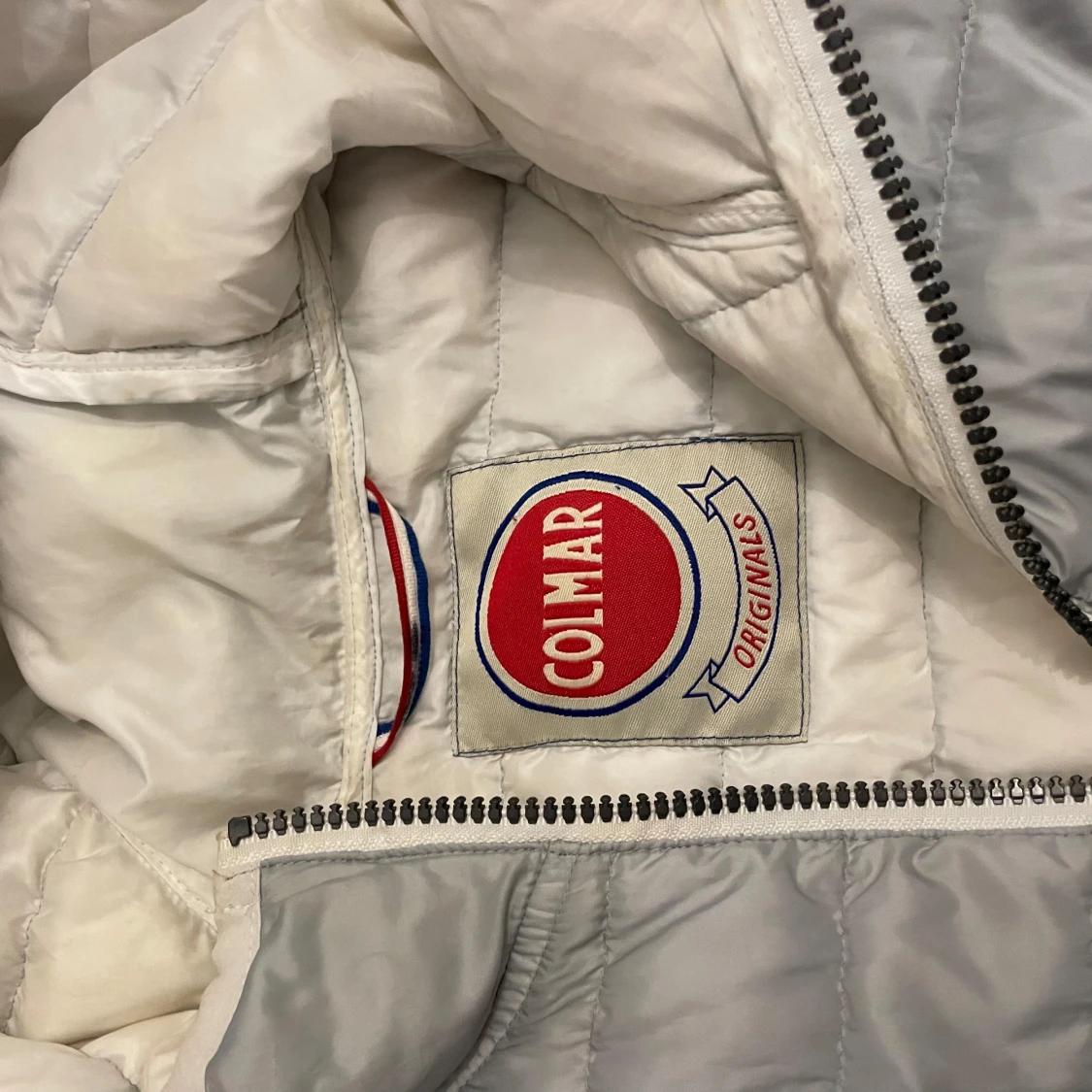 Ljusgrå dunjacka från Colmar - 3