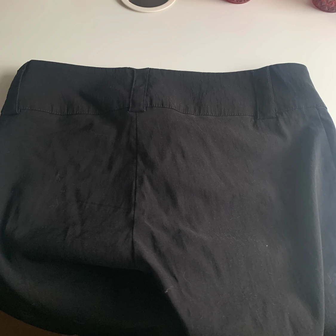 Svarta bootcut-byxor från Gina Tricot - 3