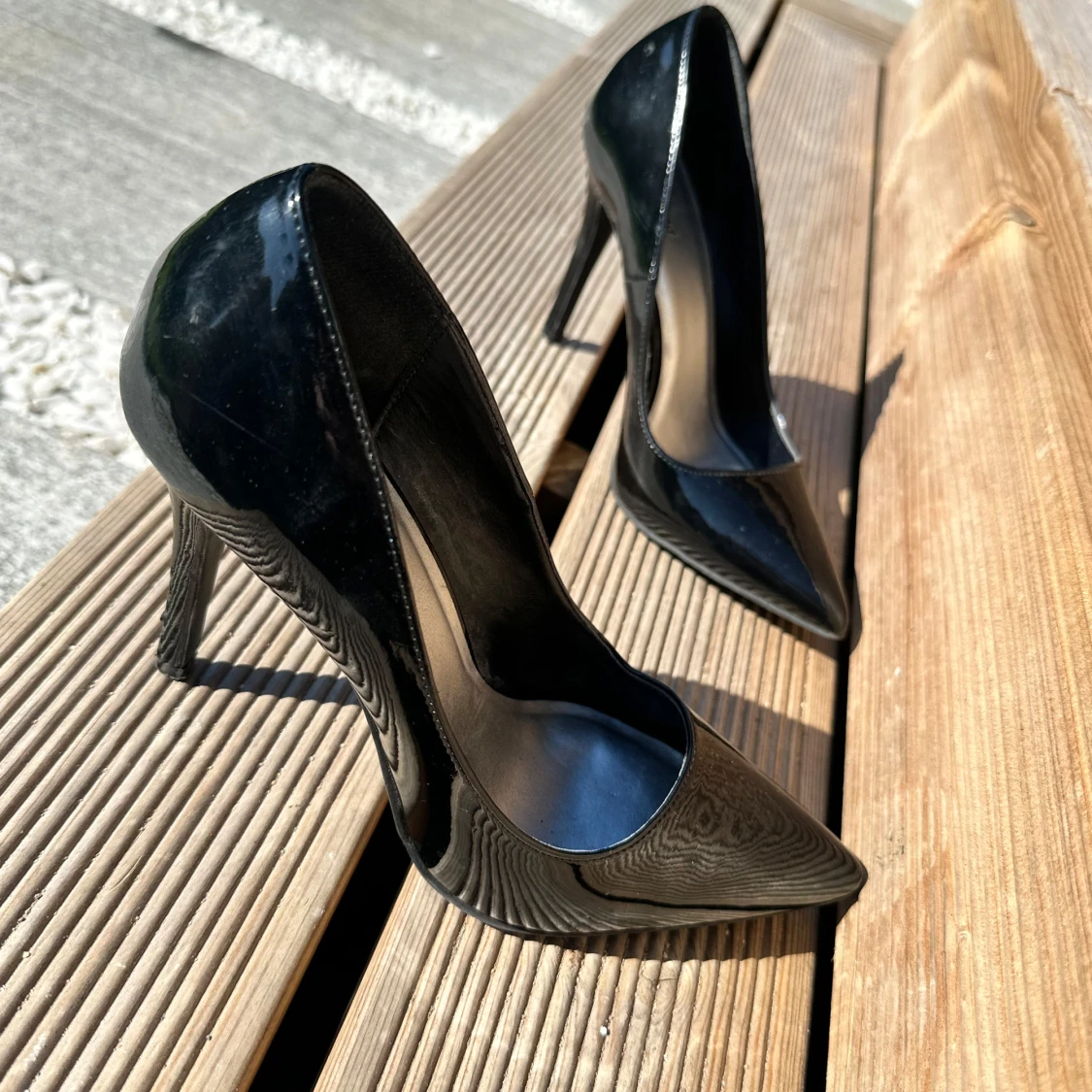 Svarta lackade pumps  - 2