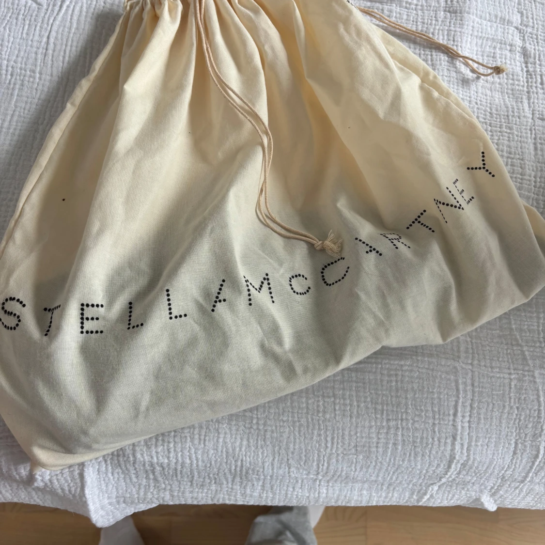 Svart axelväska från Stella McCartney - 3