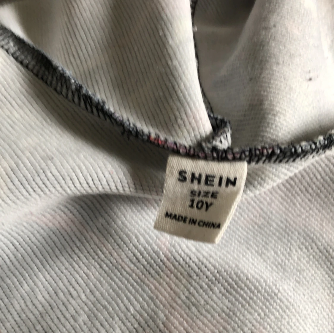 Färgglad hoodie med stänkmönster från SHEIN - 2