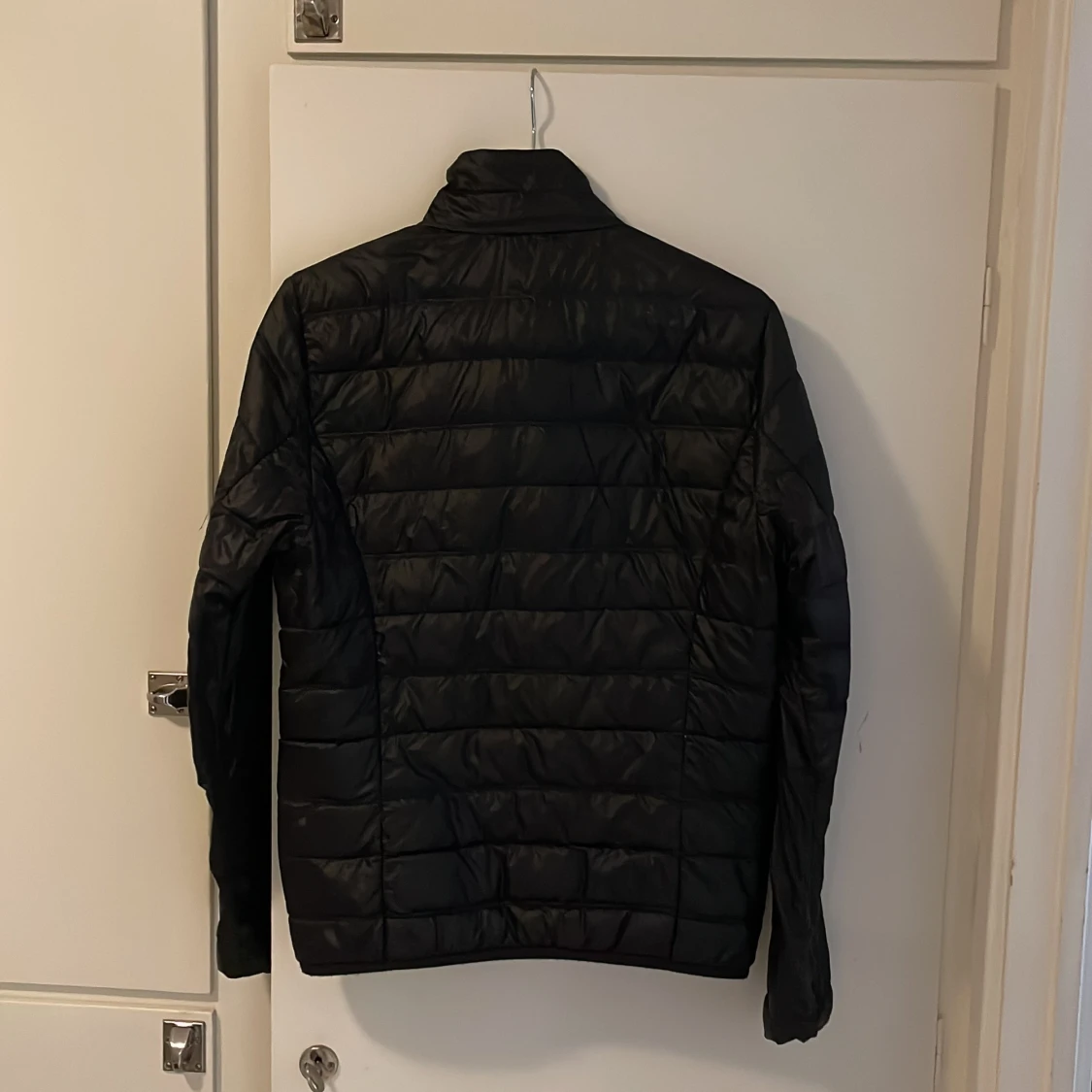 Svart pufferjacka från EA7 Armani - 1