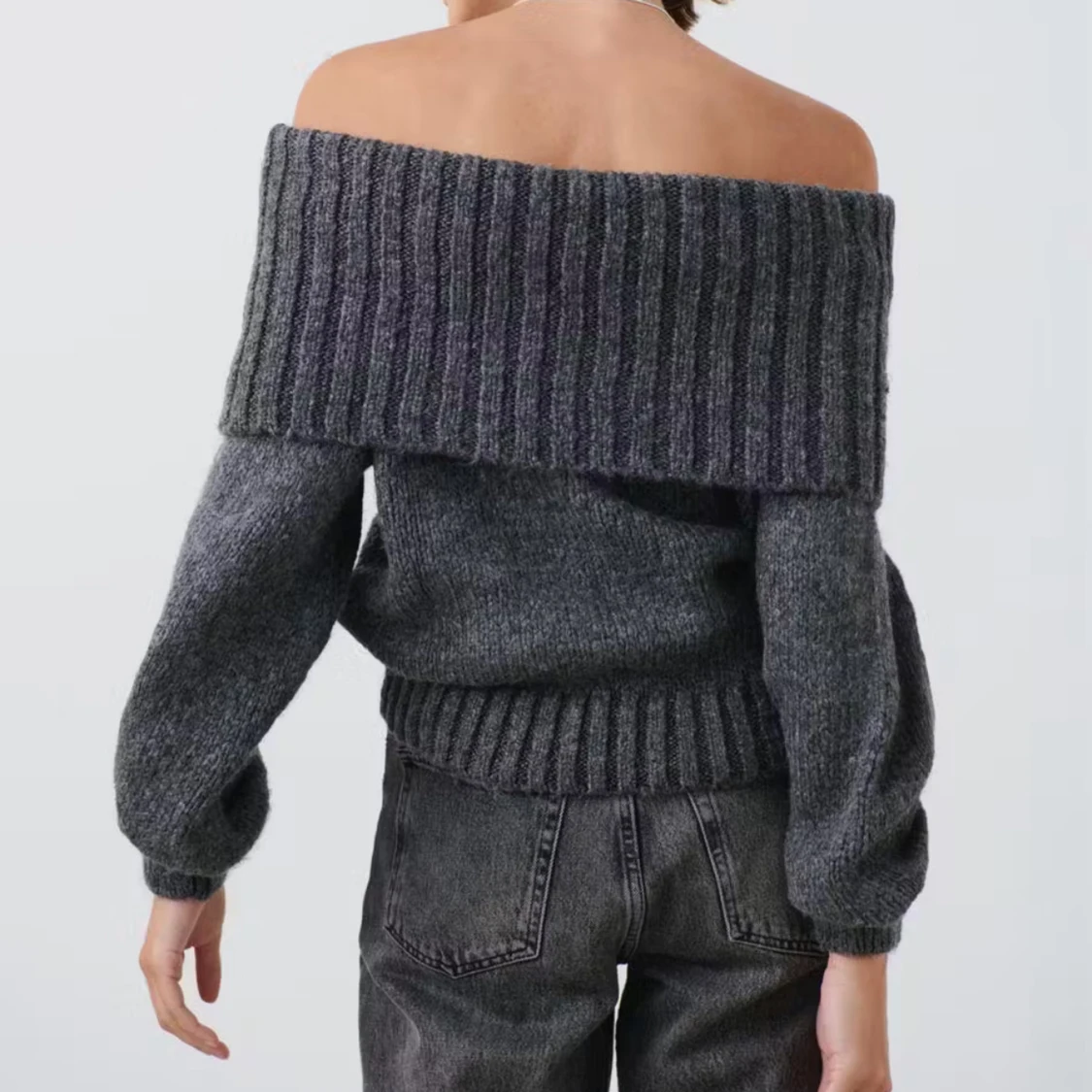 Grå offshoulder stickad tröja - 1