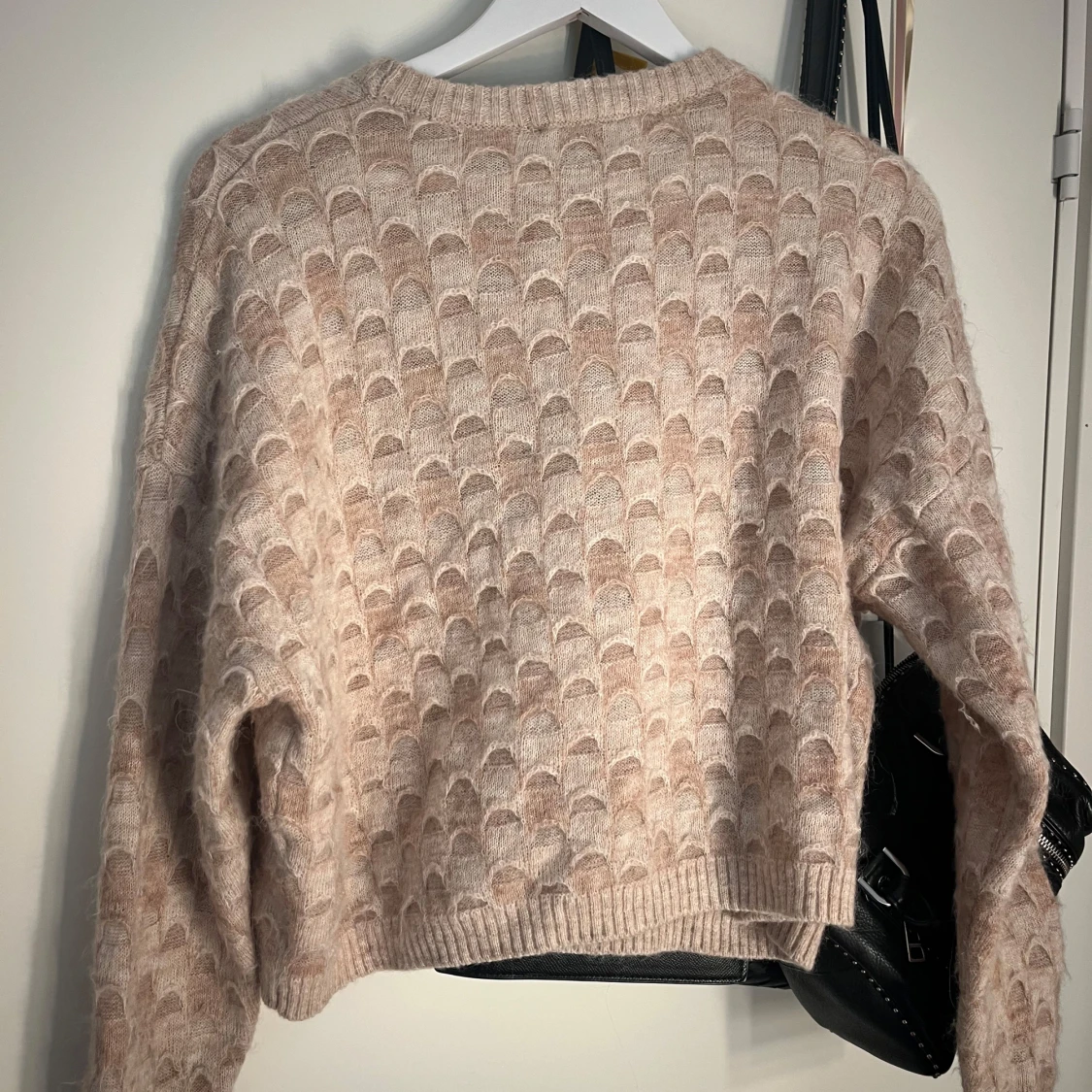 Beige stickad tröja från Zara - 2