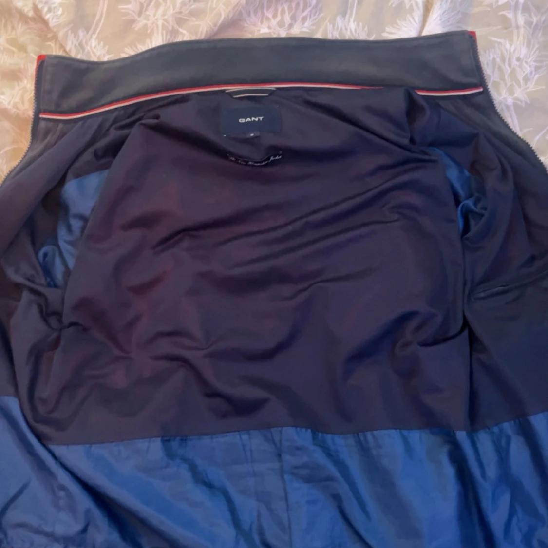 Röd vindjacka från Gant - 1