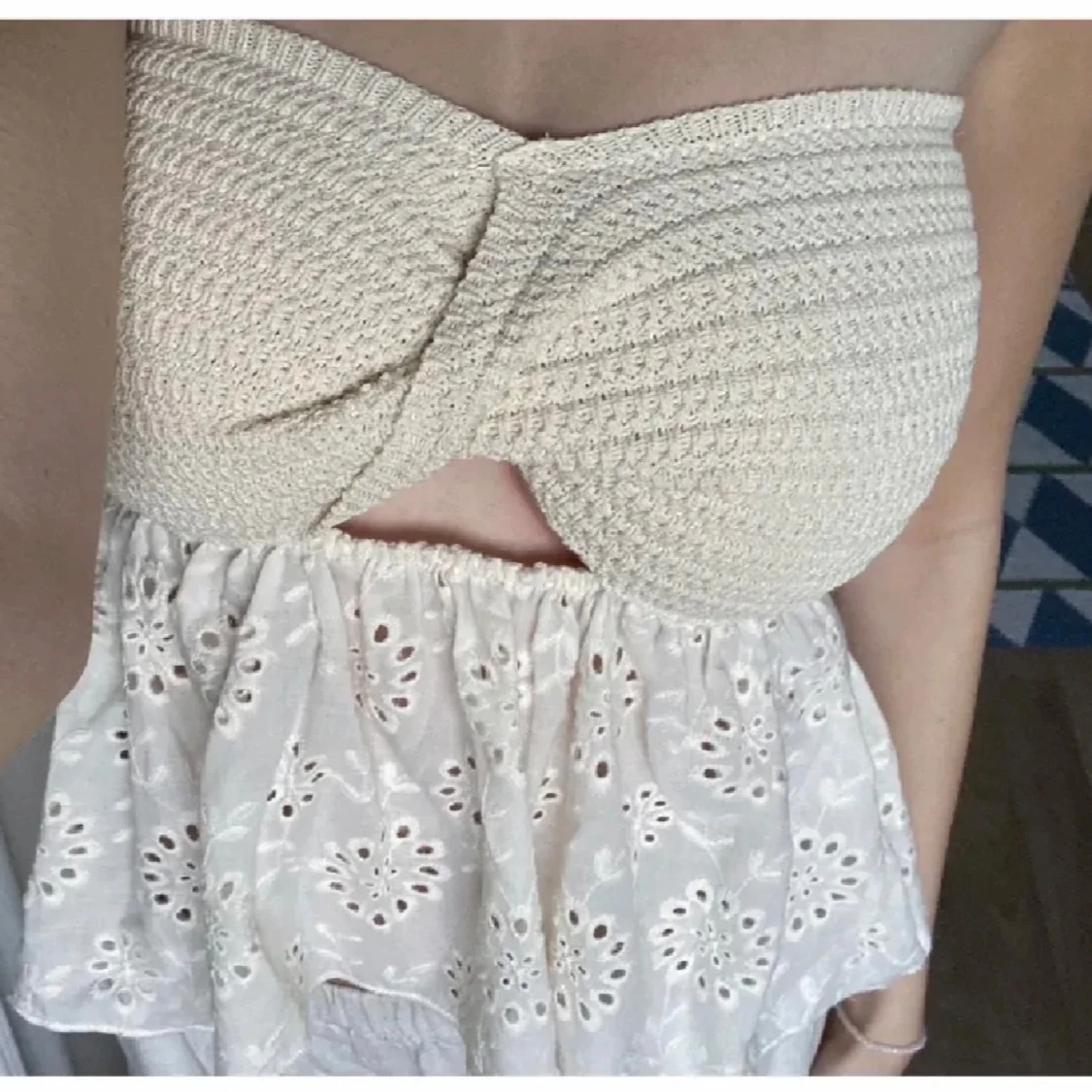 Vit bandeau tubtopp med broderi - 1