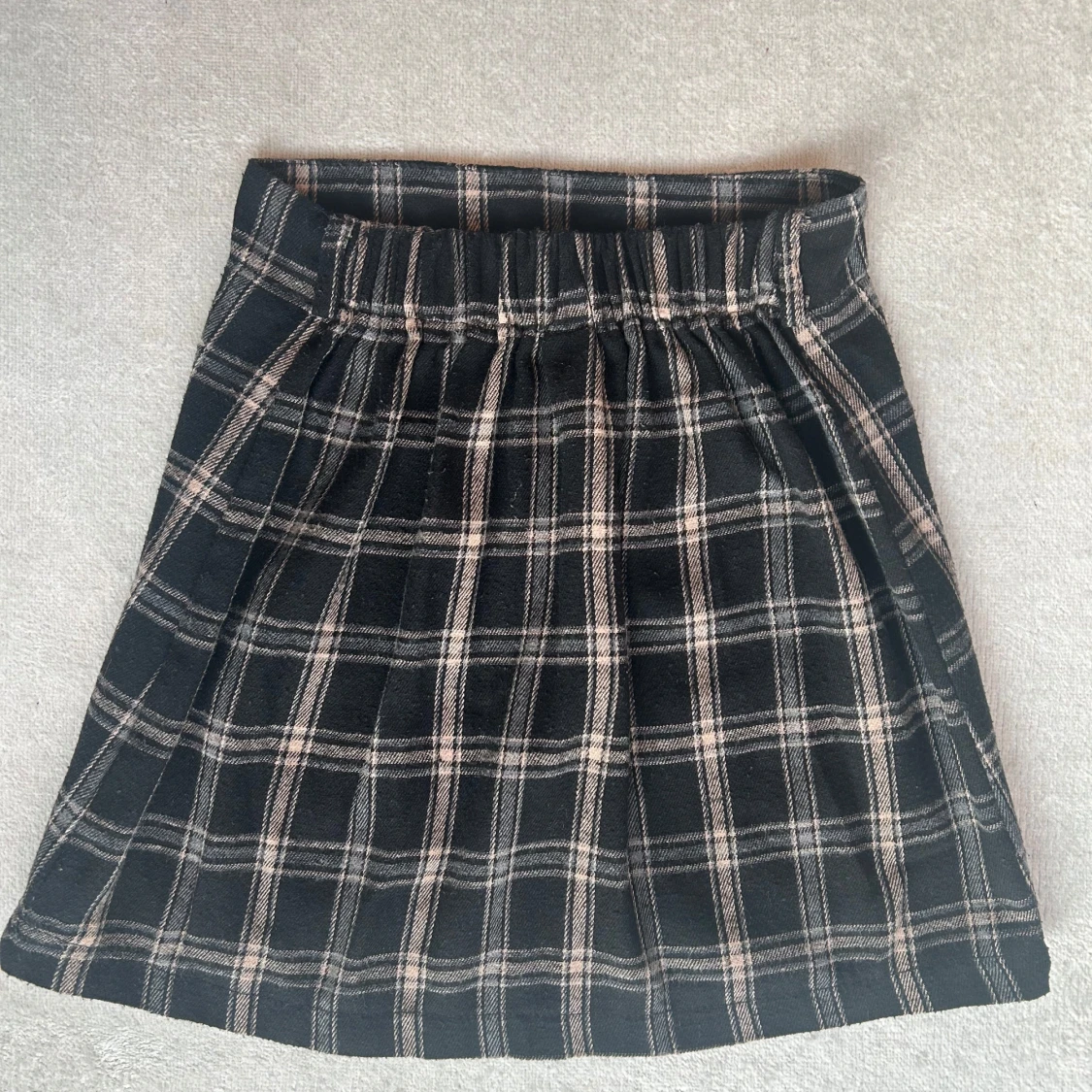 Rutig svart kjol från SHEIN - 1