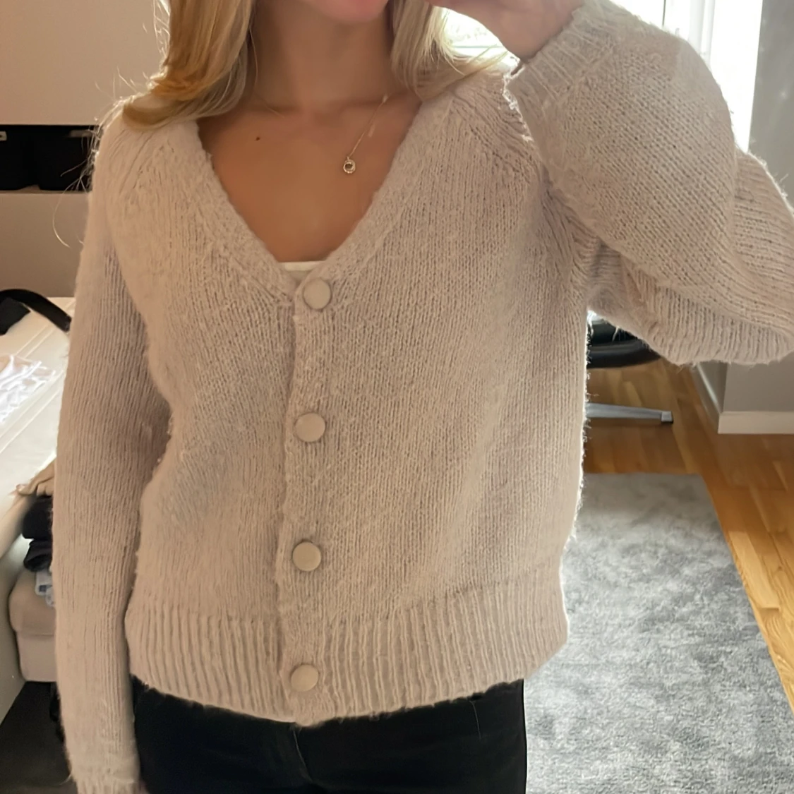 Beige stickad kofta från ONLY