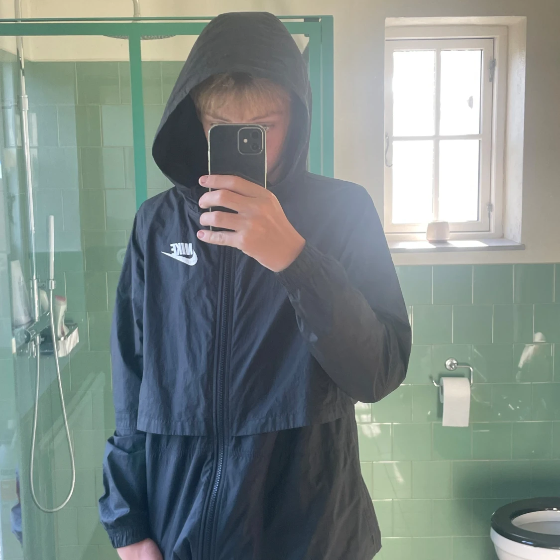 Svart Nike vindjacka med huva - 2