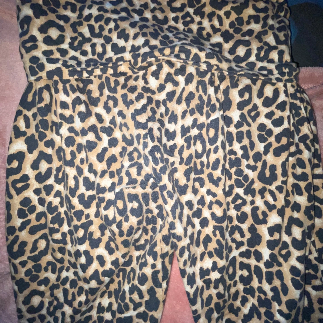 Leopardmönstrade yoga byxor - 2