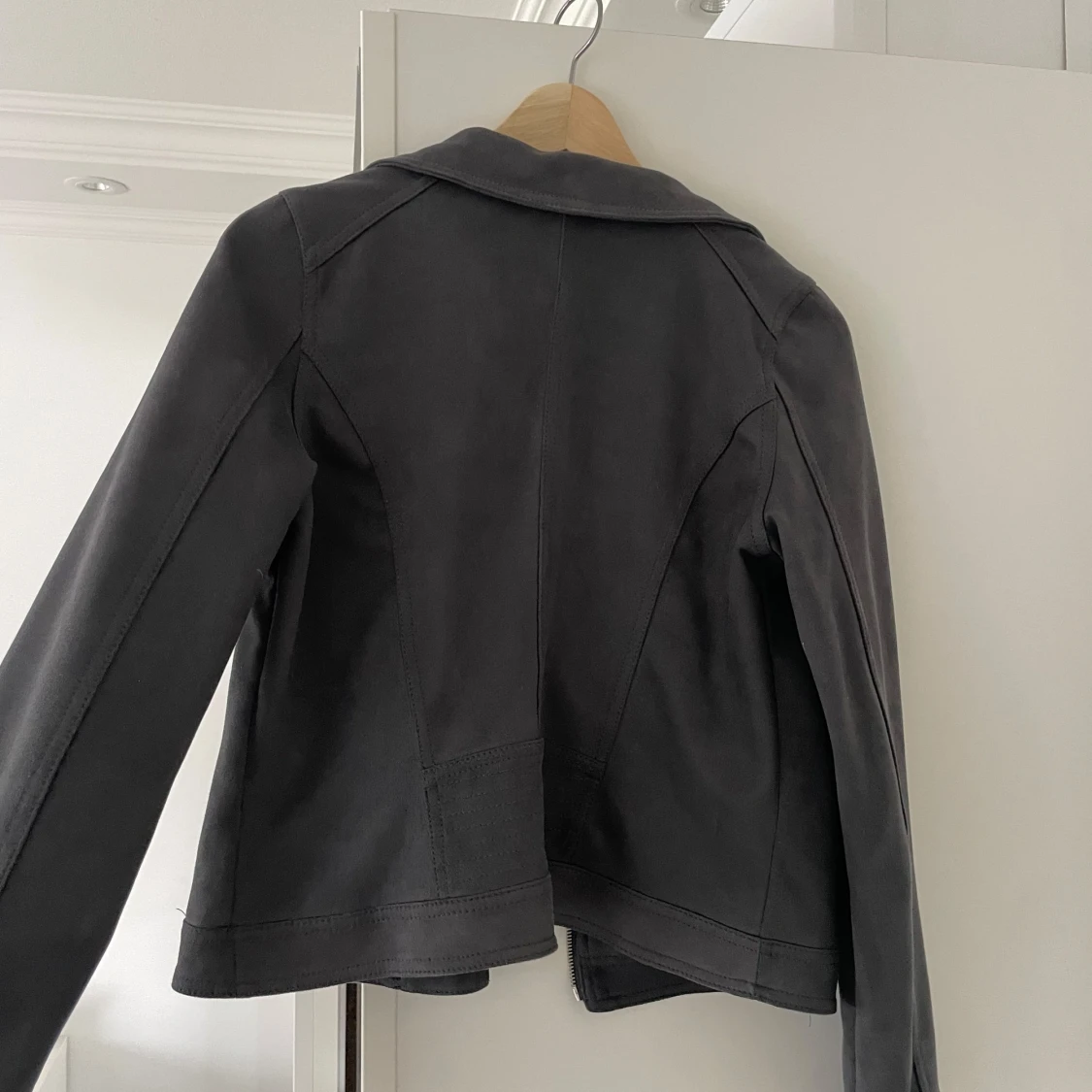 Svart mockajacka från Lindex - 2