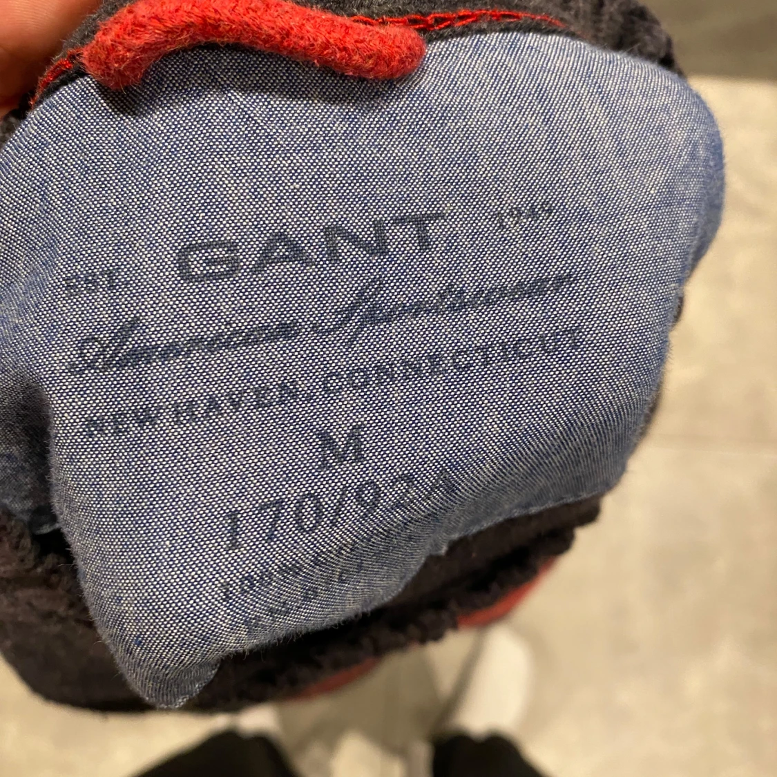 Svart stickad tröja från GANT med USA-flagga - 2