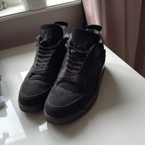 Air jordan 4 black cat - Knappt använda 