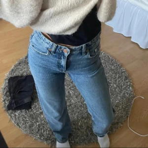 Raka jeans - Raka jeans från Pull&Bear i storlek 32!