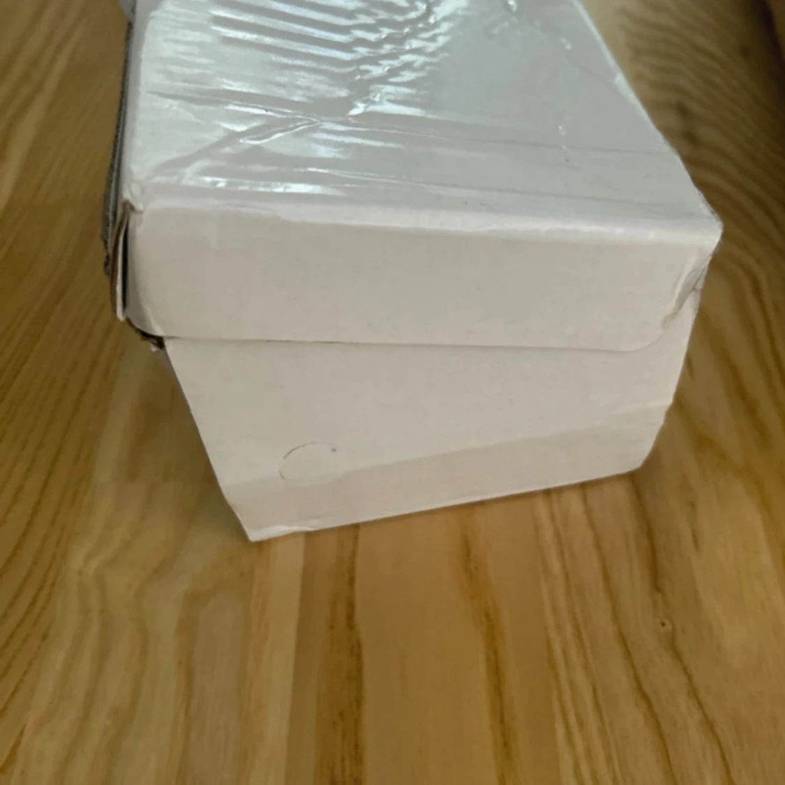 Svarta sandaler med klack och tunna remmar - 3