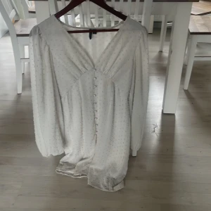 Veromoda klänning   - Fint skick knappt använd men super fin