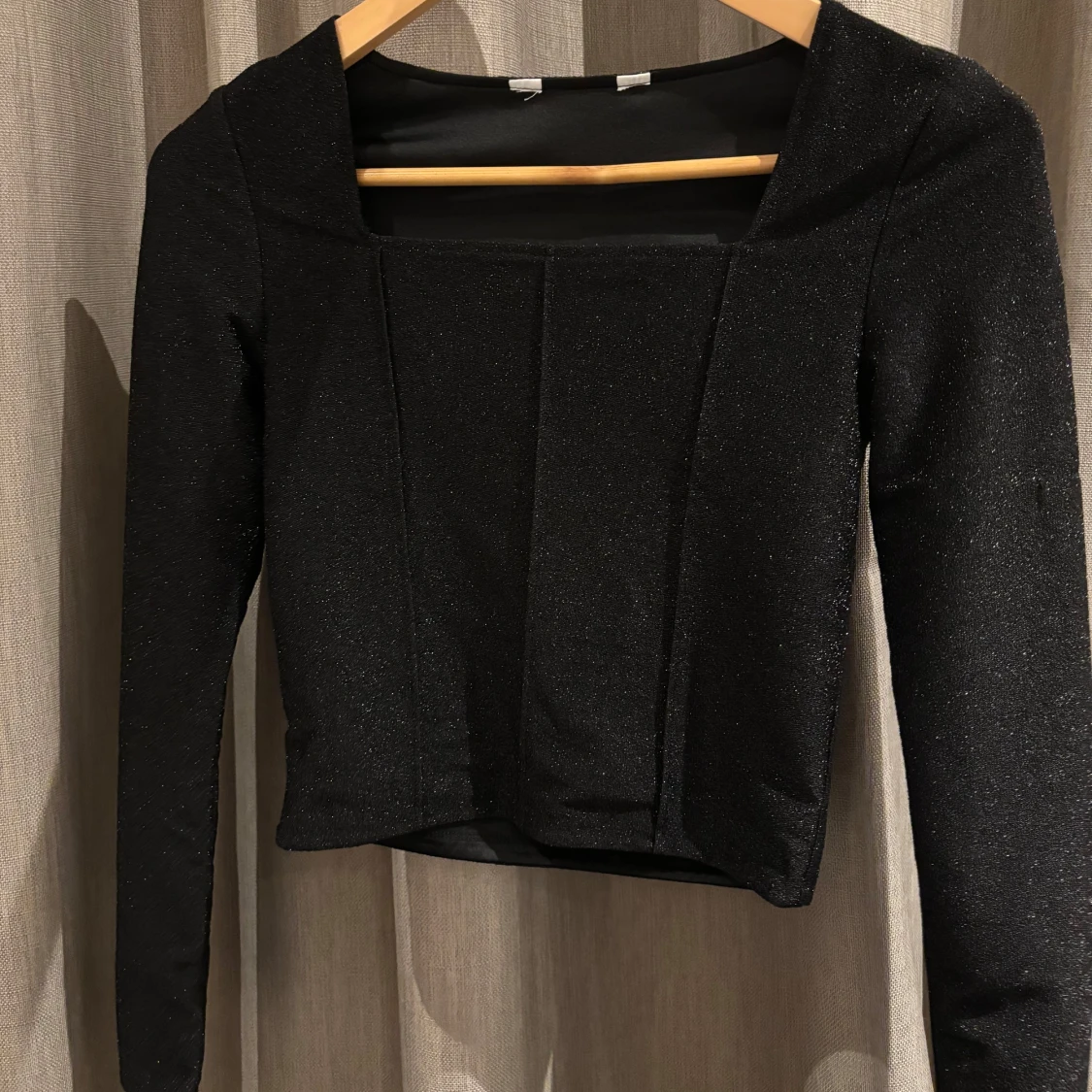 Svart glittrig topp<3