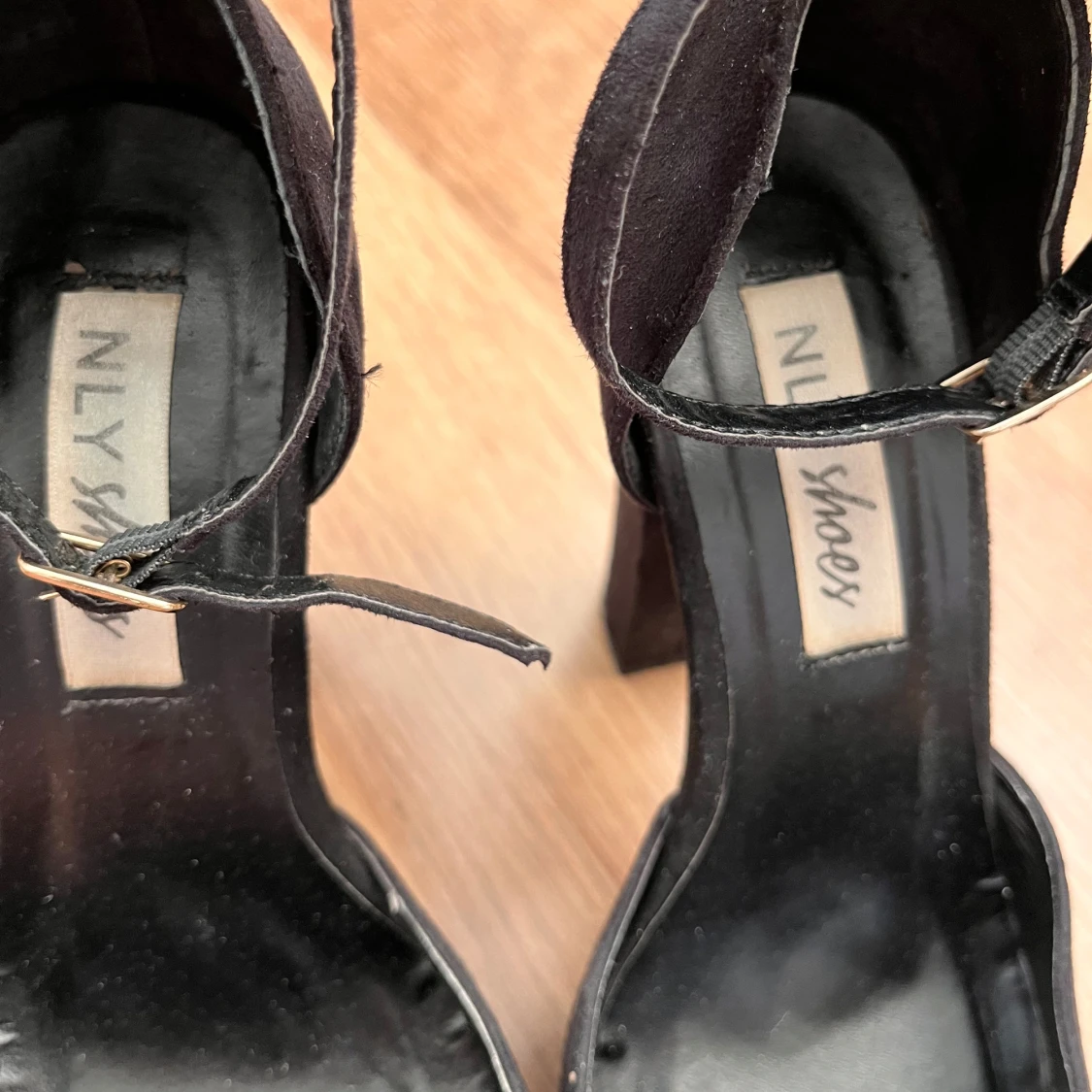 Svarta mocka pumps från Nelly (NLY Shoes) - 1