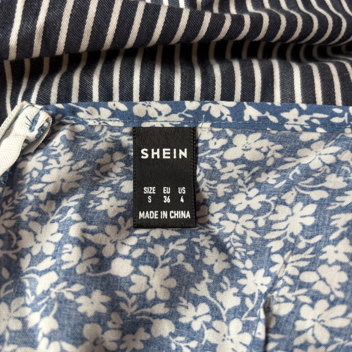 Blå blommig klänning från Shein - 3