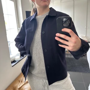 COS Jacka - COS vår jacka. Passar XS, S, M. Använt få gånger 