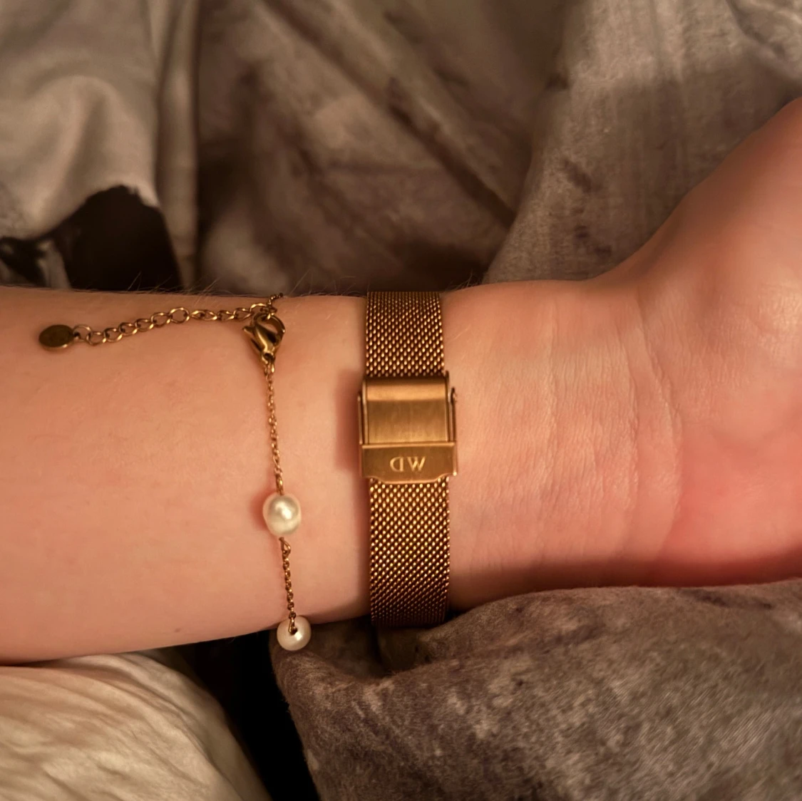 Guldfärgad klocka från Daniel Wellington - 1