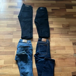 Fyra par Nudie Jeans i olika tvättar - 4 par nudiejeans perfket för dig som vill börja resella