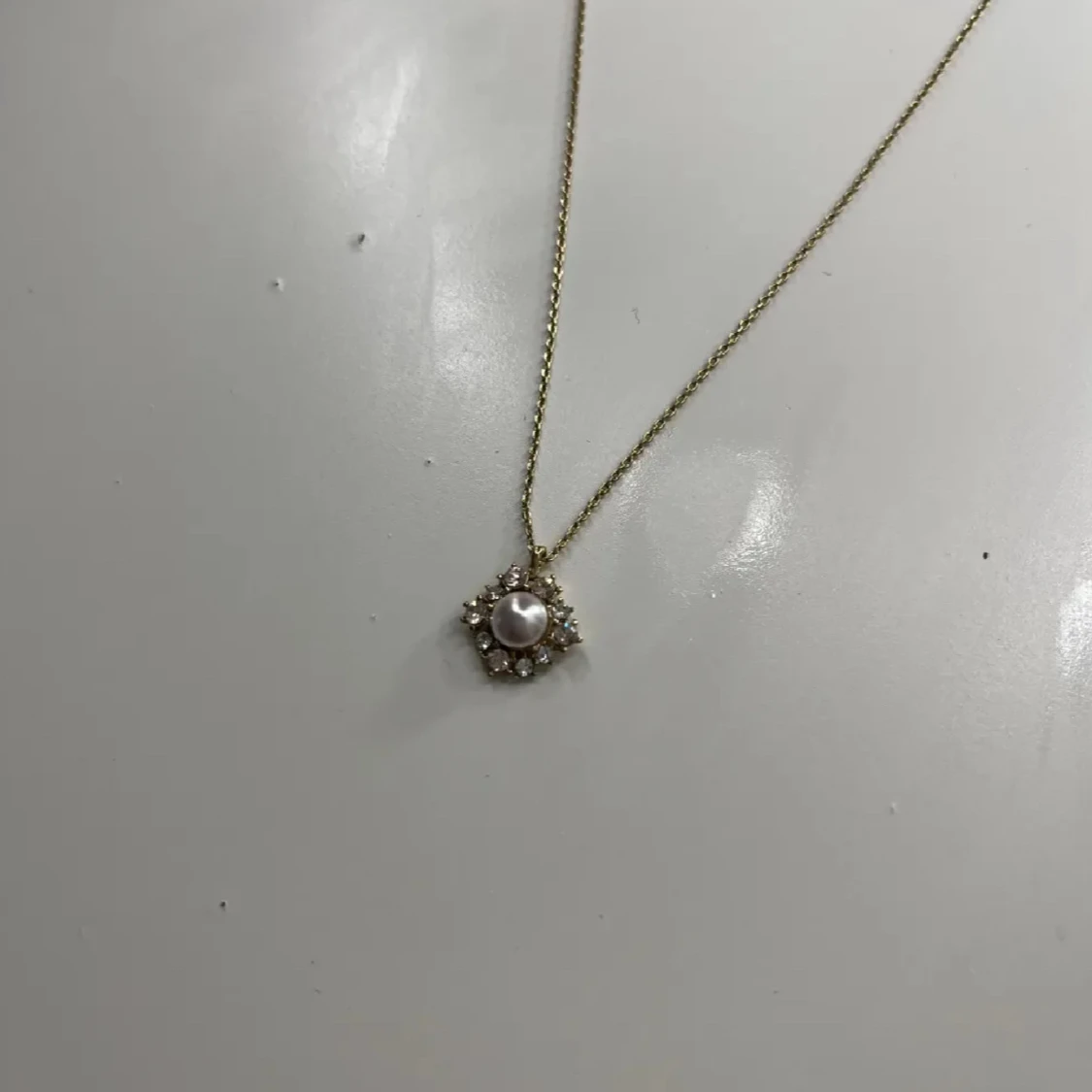 Guldhalsband med pärla och stenar från Glitter (Lily&Rose) - 2