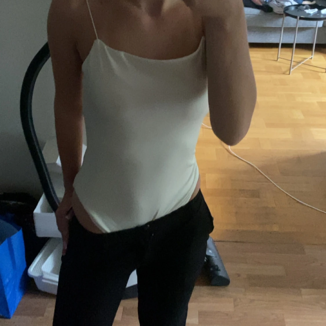 Ny Vit ärmlös body med smala band