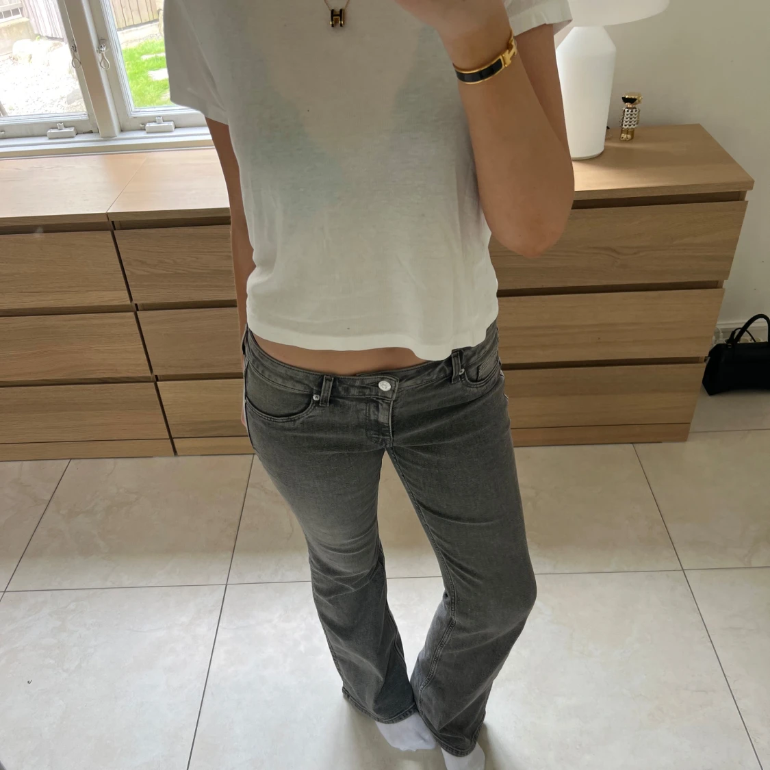 Grå bootcut jeans med låg midja - 2