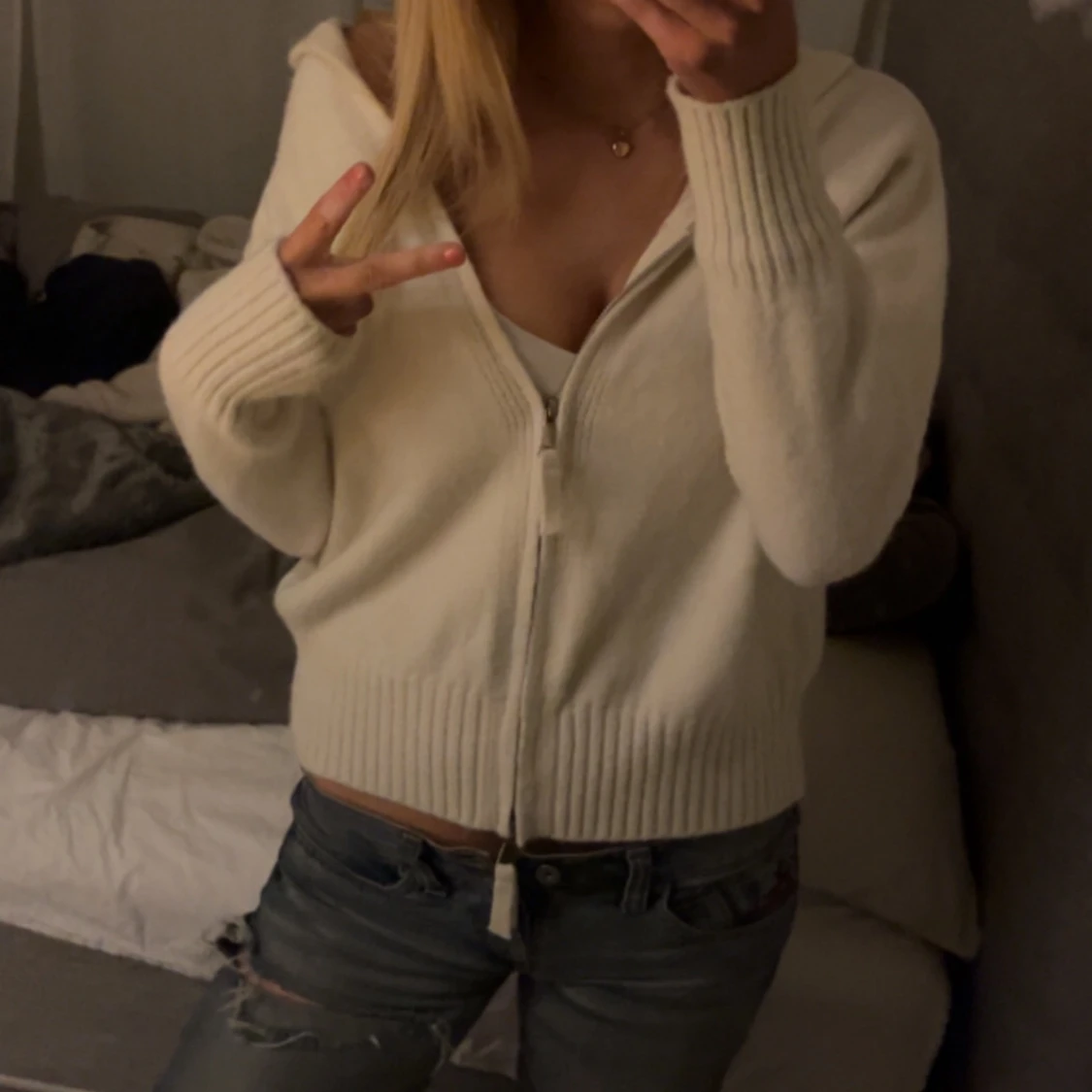 Vit stickad hoodie med dragkedja - 1