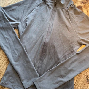 Tränings tröja - Jätte fin och skönt matrial 