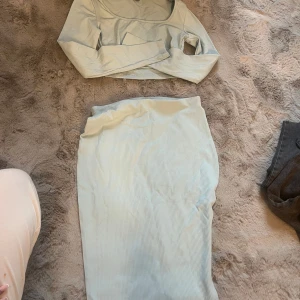 sett från shein - säljer detta ljusblå settet ifrån shein, perfekt för dig som gillar pastel färger.