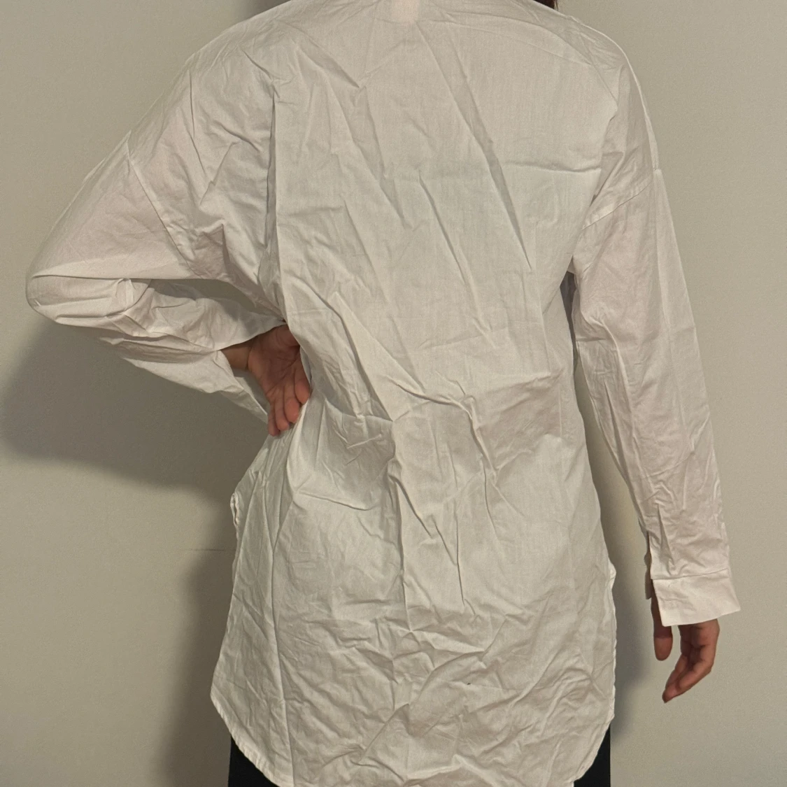 Vit skjorta med Mickey & Minnie Mouse tryck  - 3