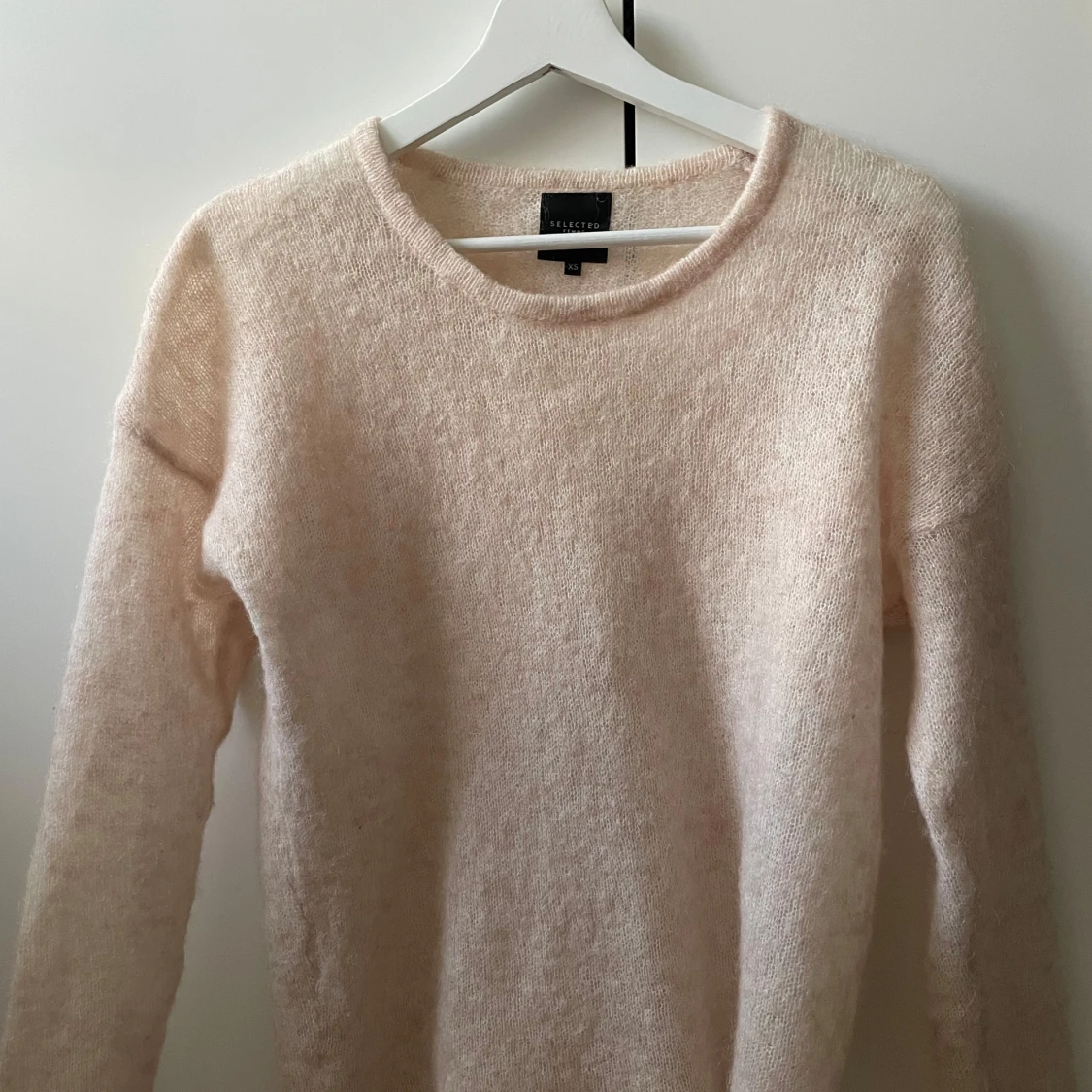 Ljusbeige stickad tröja Selected Femme