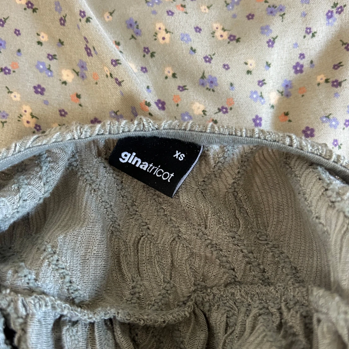 Grön blus från Gina Tricot - 2