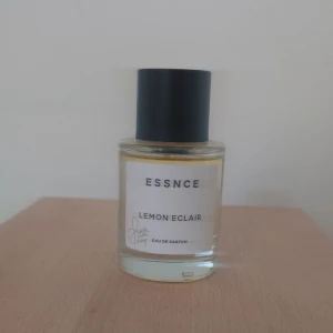 ESSNCE Lemon Eclair EDP 50ml - Fräsch och god parfym som tyvärr mest blivit stående i badrumsskåpet. 