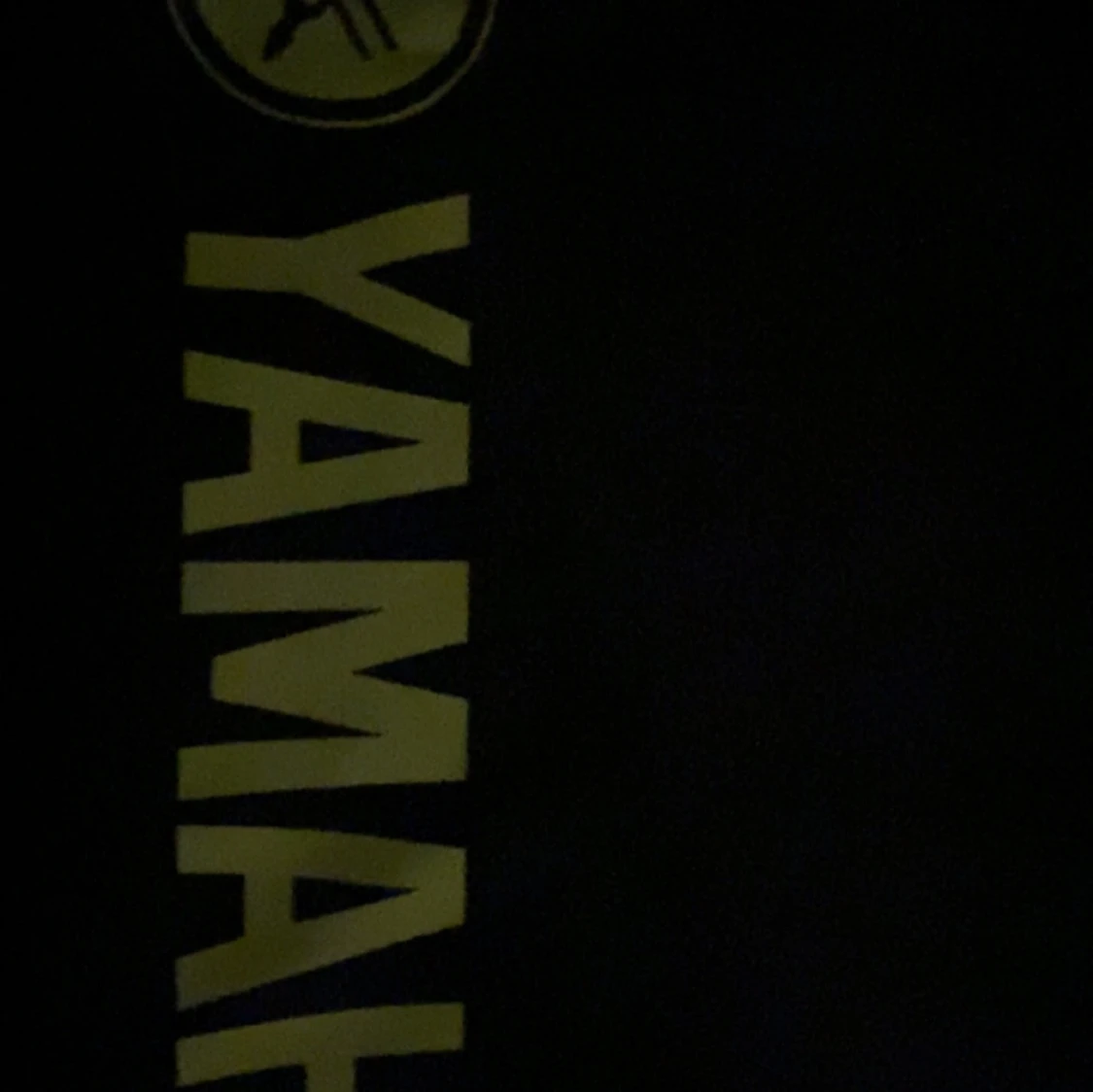 Svart Yamaha t-shirt med grafiskt tryck - 4